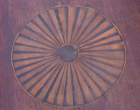 Biedermeiertisch