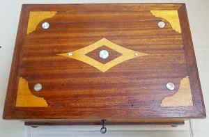Schatulle Mahagoni Ahorn Perlmutt 35d Schatulle Mahagoni Ahorn Perlmutt 35d