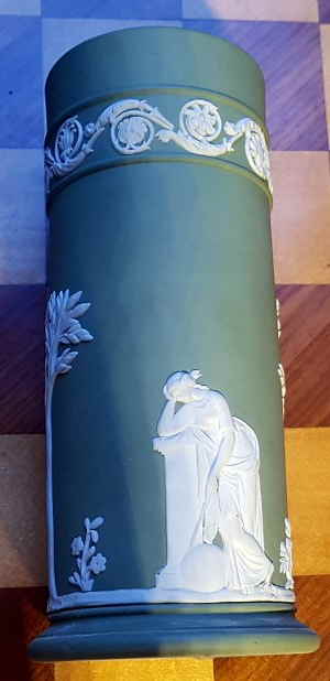 Wedgewood Vase 15d