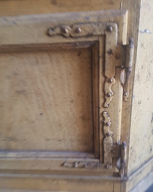Eckschränkchen Weichholz Biedermeier 49d Eckschränkchen Weichholz Biedermeier 49d