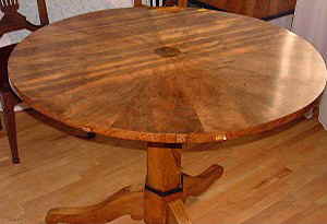Biedermeiertisch Rund Nussbaum 11d Biedermeiertisch Rund Nussbaum 11d